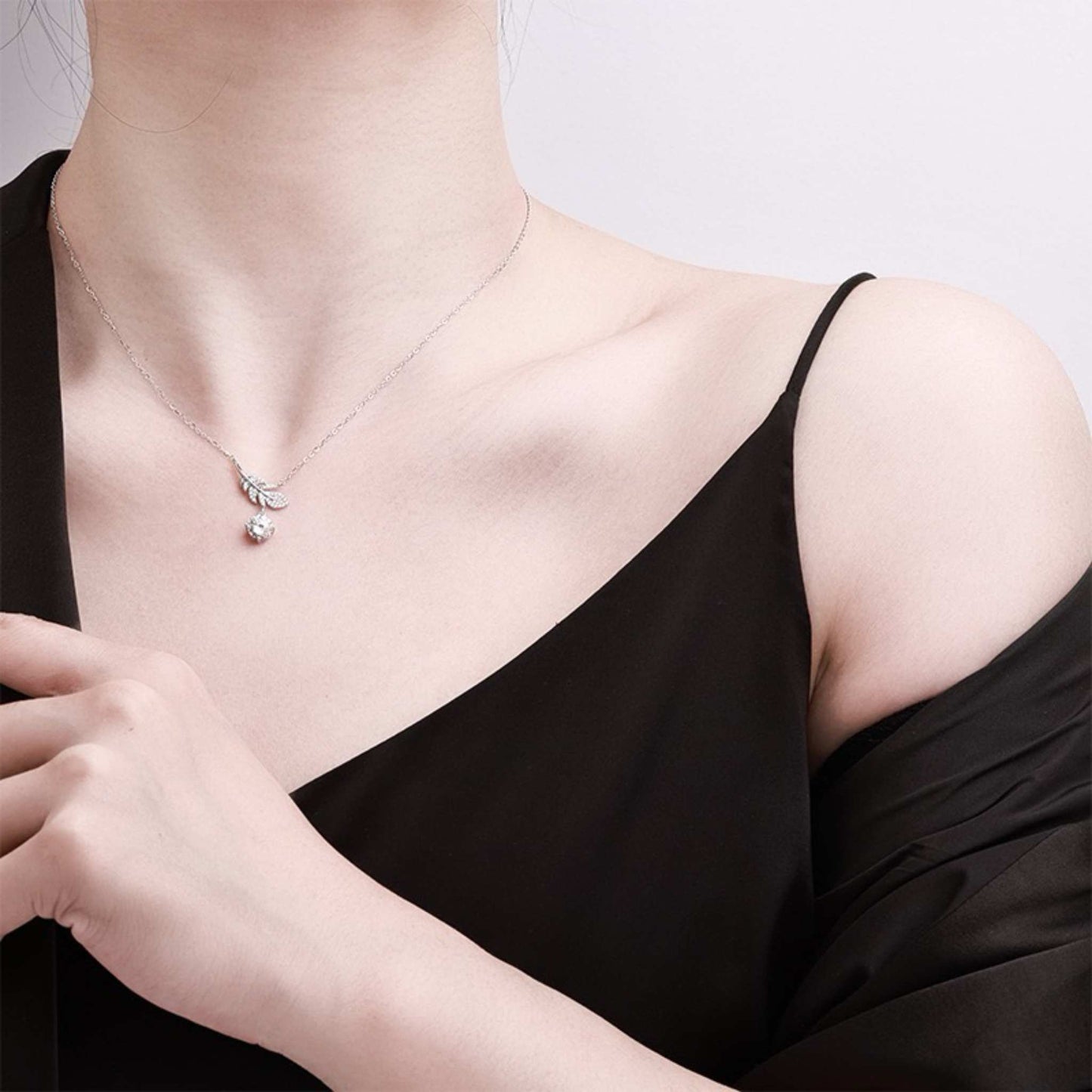 RareLucky Leaf Moissanite S925 Necklace