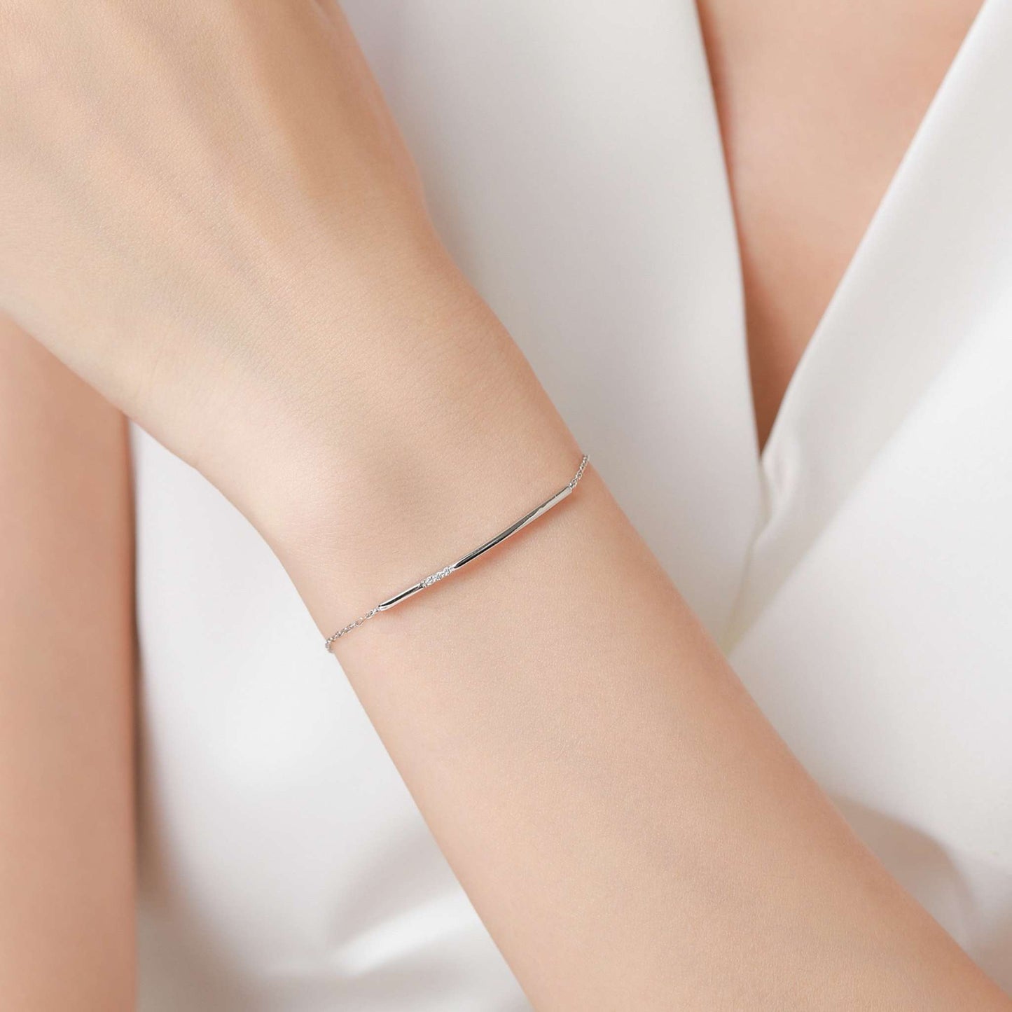 RareLucky Three-Stone Curved Bar S925 Bracelet