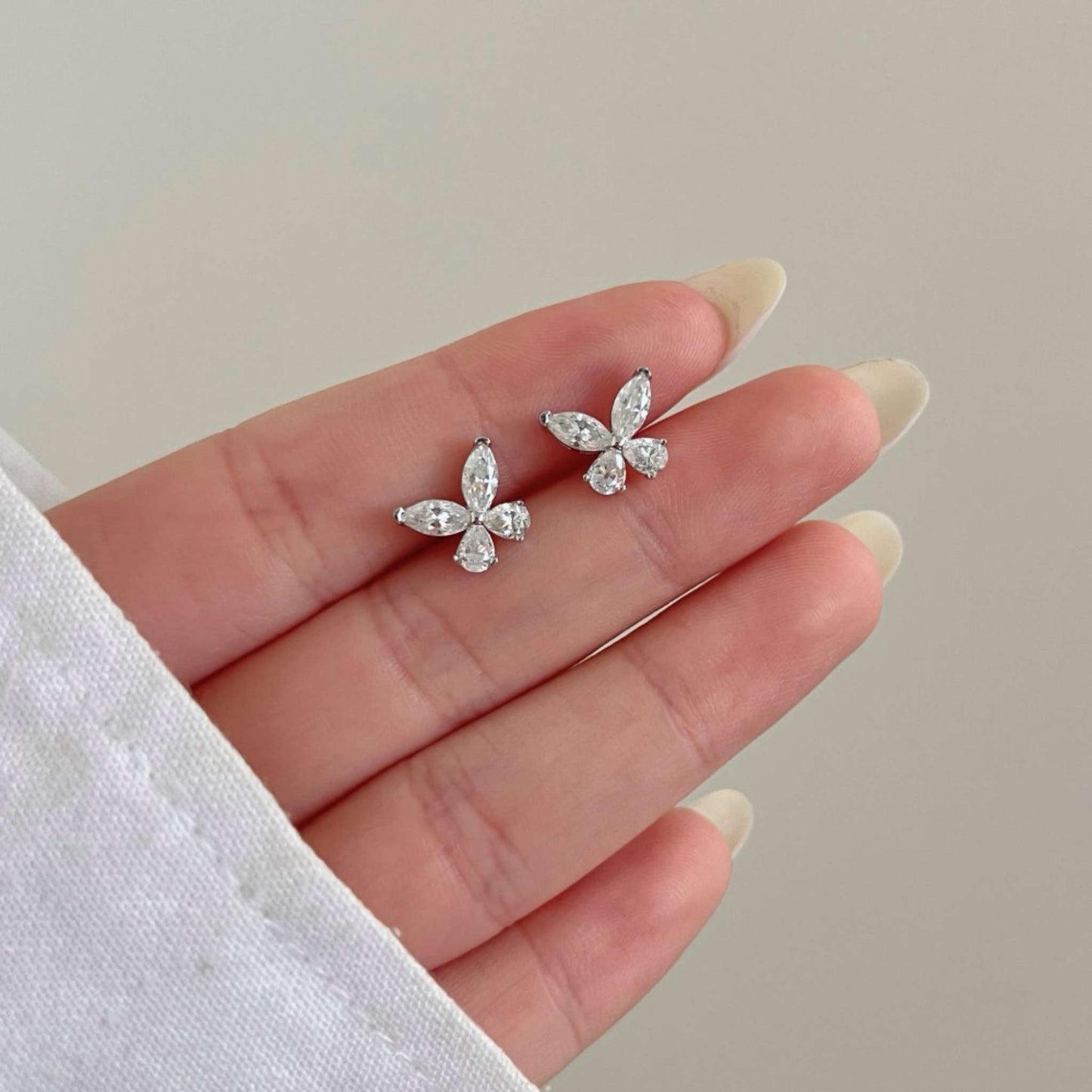 RareLucky Moissanite Earrings Collection