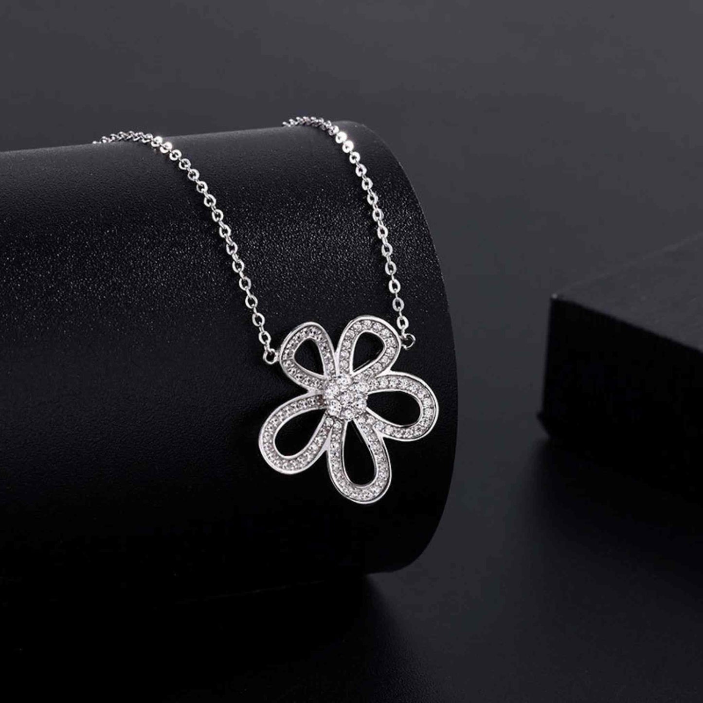 RareLucky Openwork Bloom Moissanite Set